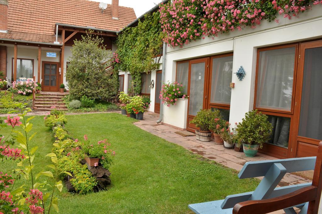 Ida Rooms Lajosmizse Exterior photo